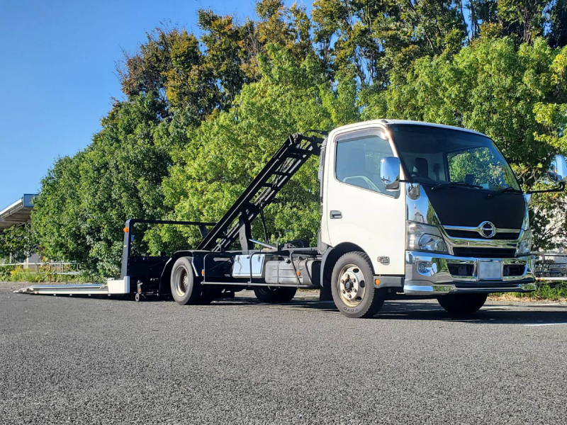 レッカー搬送に使用する特殊フルフラット型積載車輌